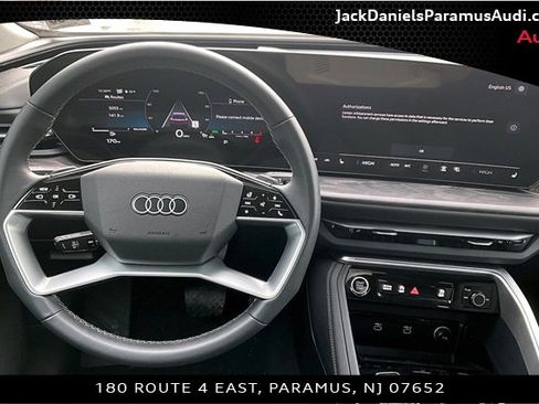 Used 2025 Audi Q5 Premium w/ Convenience Package image 5