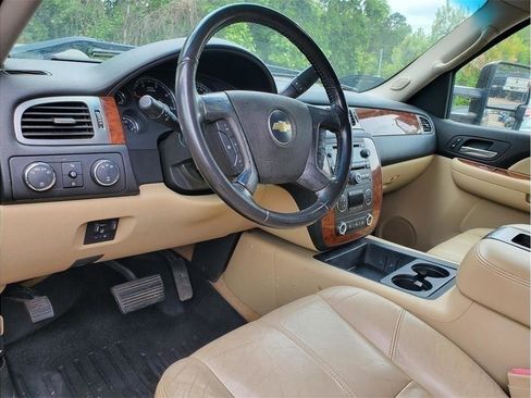 Used 2007 Chevrolet Silverado 2500 LTZ w/ Safety Package AWD/4WD image 30