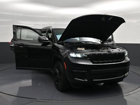 Used 2024 Jeep Grand Cherokee L Limited w/ Black Appearance Package RWD image 34