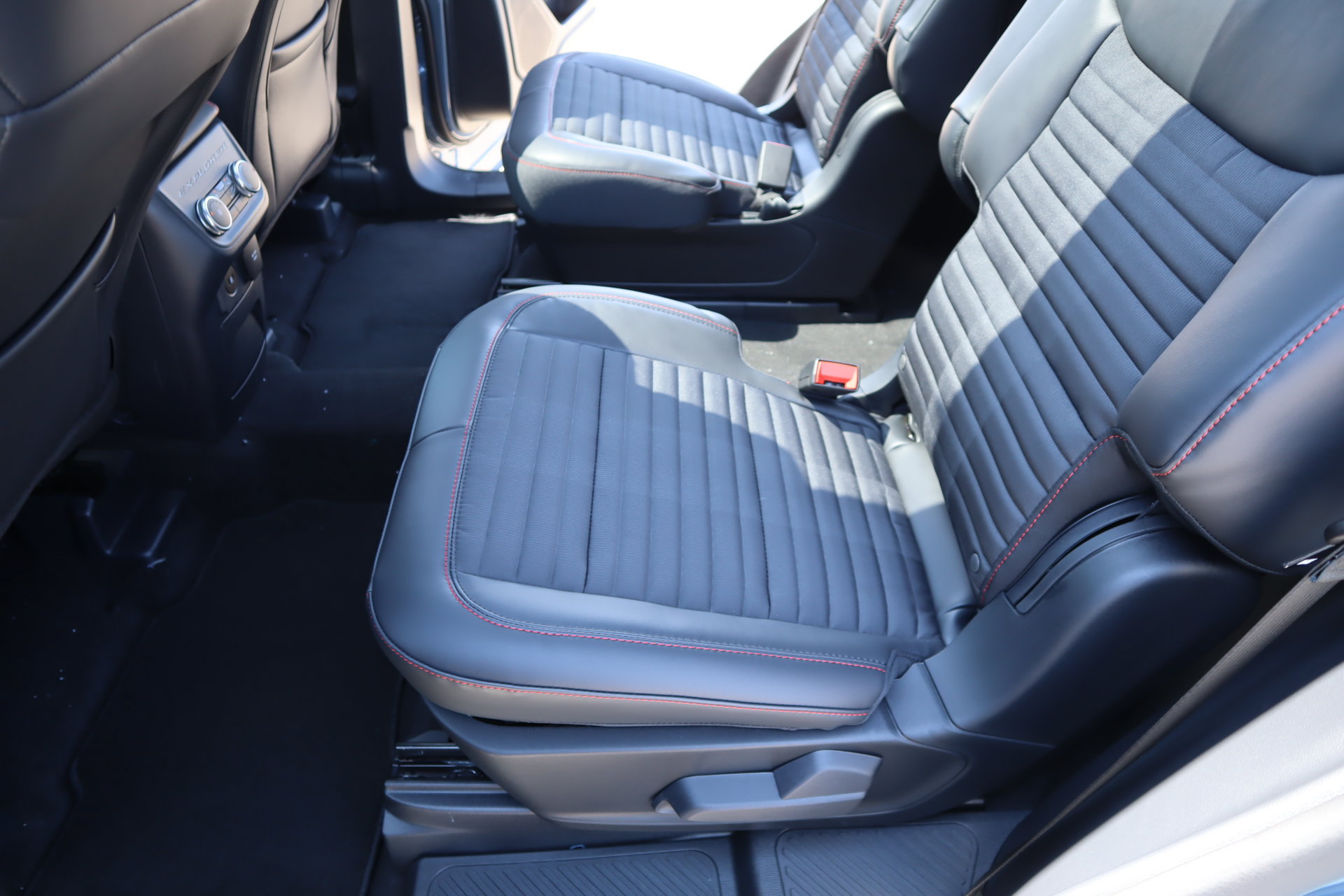 New 2026 Ford Explorer ST-Line w/ ST-Line Street Pack AWD/4WD image 14