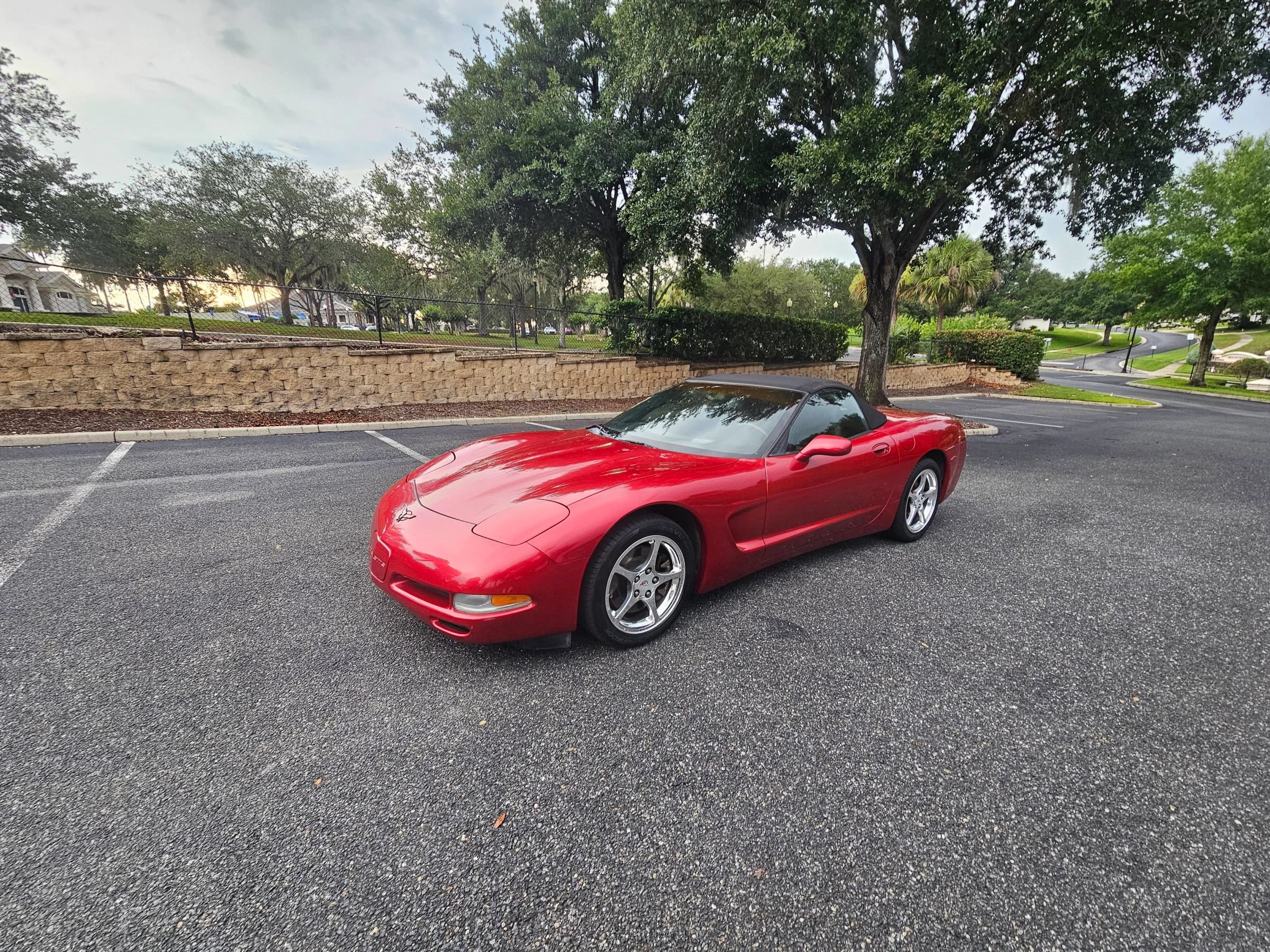 Used 2004 Chevrolet Corvette Coupe w/ Preferred Equipment Group RWD image 3