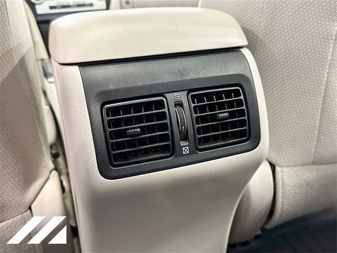 Used 2012 Toyota Camry XLE image 25