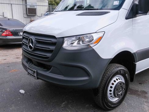 Used 2025 Mercedes-Benz Sprinter 3500 image 12