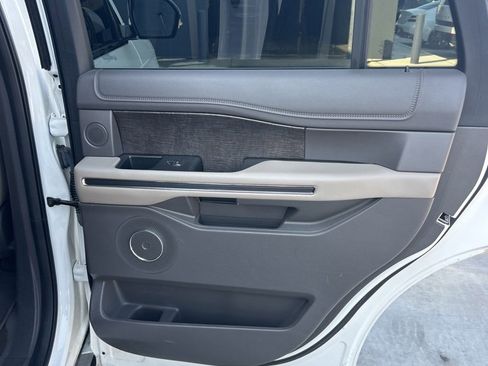 Used 2021 Ford Expedition Limited image 16