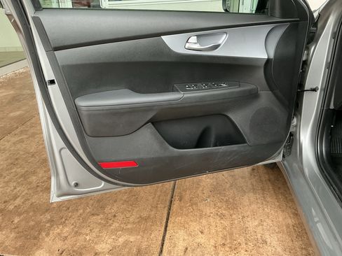 Used 2023 Kia Forte LXS w/ LXS Technology Package image 14