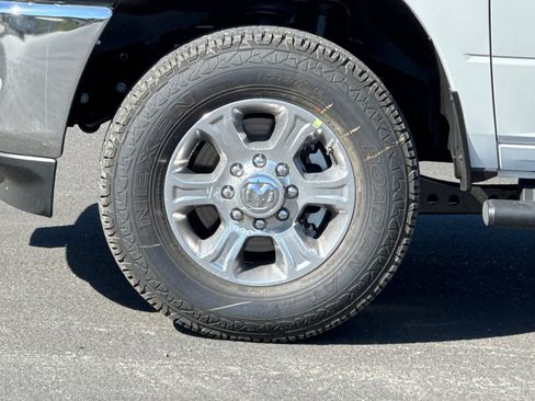 New 2026 RAM 3500 Tradesman AWD/4WD image 22