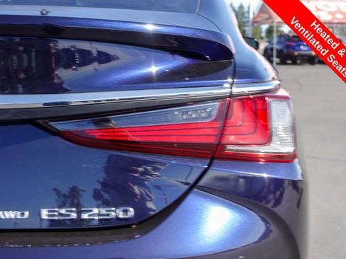 Used 2021 Lexus ES 250 w/ Premium Package image 8