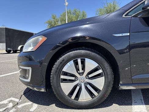 Used 2016 Volkswagen e-Golf SE FWD image 36