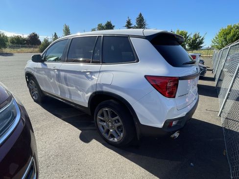 Used 2023 Honda Passport EX-L image 2
