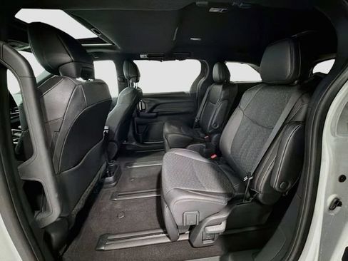 Certified 2026 Toyota Sienna Limited FWD image 20