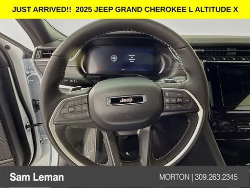 New 2025 Jeep Grand Cherokee L Altitude image 11