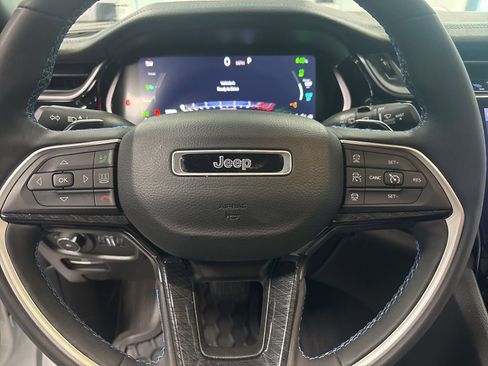 Used 2024 Jeep Grand Cherokee Trailhawk w/ Luxury Tech Group III AWD/4WD image 16