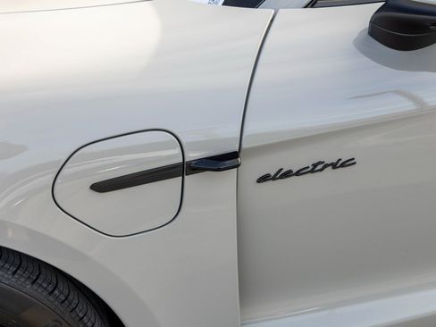 New 2026 Porsche Taycan 4S AWD/4WD image 15