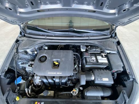 Used 2018 Hyundai Elantra SE image 23