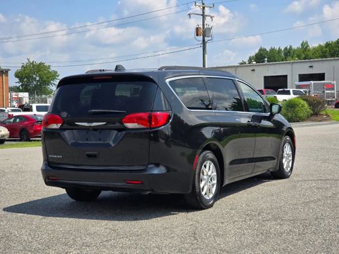 Used 2020 Chrysler Voyager Lxi FWD image 4