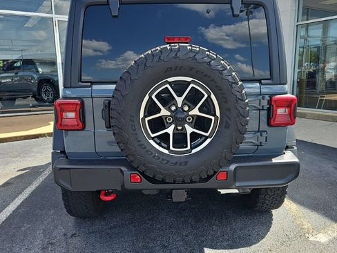 Used 2024 Jeep Wrangler Unlimited Rubicon w/ Convenience Group AWD/4WD image 2