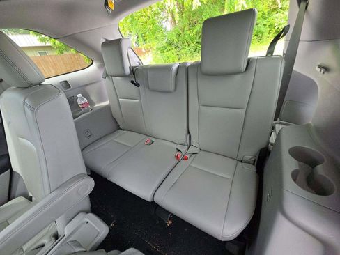Used 2019 Toyota Highlander XLE AWD/4WD image 6
