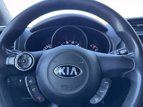 Used 2016 Kia Soul FWD image 17
