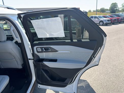 New 2026 Ford Explorer Platinum AWD/4WD image 16