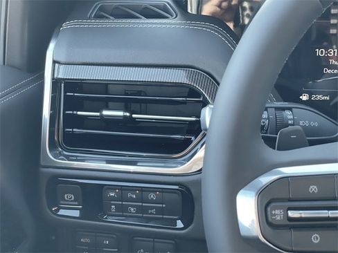 New 2026 GMC Yukon Elevation image 10