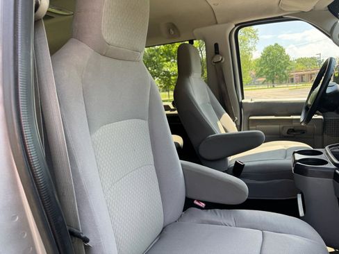 Used 2010 Ford E-350 and Econoline 350 XL RWD image 32