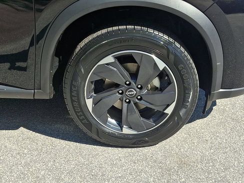 Used 2024 Nissan Rogue SV AWD/4WD image 8