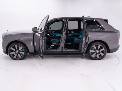 Certified 2024 Rolls-Royce Cullinan w/ Cullinan Package AWD/4WD image 9