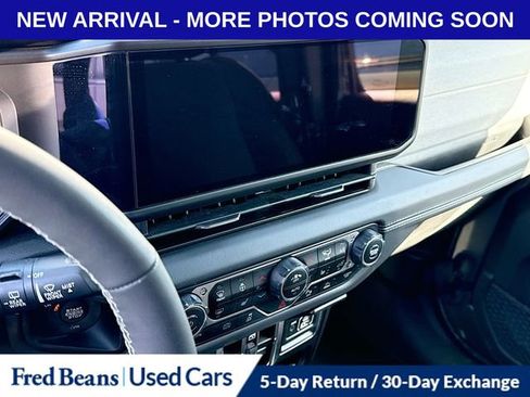 Used 2025 Jeep Wrangler Unlimited Sahara w/ Safety Group image 12