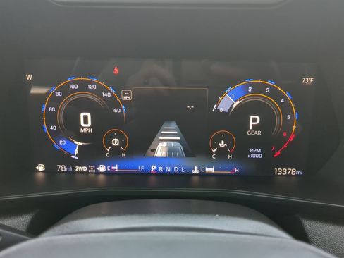 Used 2024 Chevrolet Colorado Trail Boss w/ Technology Package AWD/4WD image 25