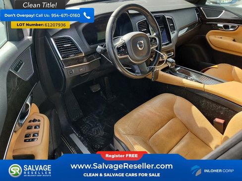 Used 2018 Volvo XC90 T6 Momentum w/ Momentum Plus Package AWD/4WD image 11