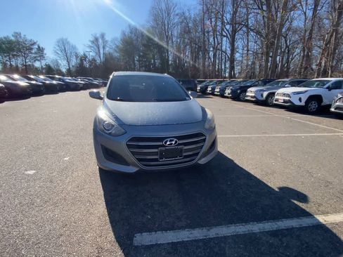 Used 2016 Hyundai Elantra GT image 9