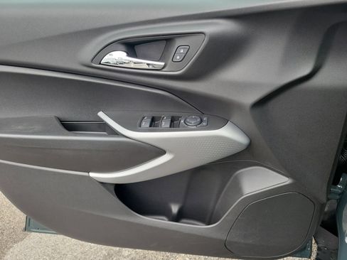 Used 2025 Chevrolet Trax LS FWD image 24