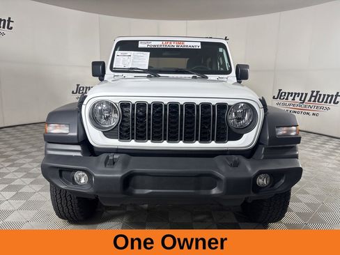 Used 2024 Jeep Wrangler Sport AWD/4WD image 3