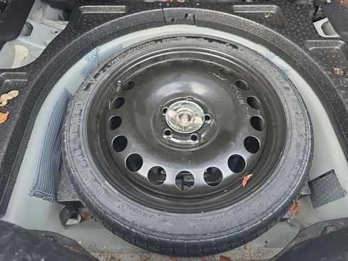 Used 2017 Chevrolet Cruze LT w/ Convenience Package image 32