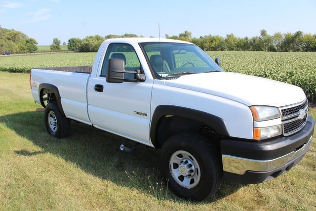 Used 2007 Chevrolet Silverado 3500 4x4 Regular Cab w/ Skid Plate Package image 10