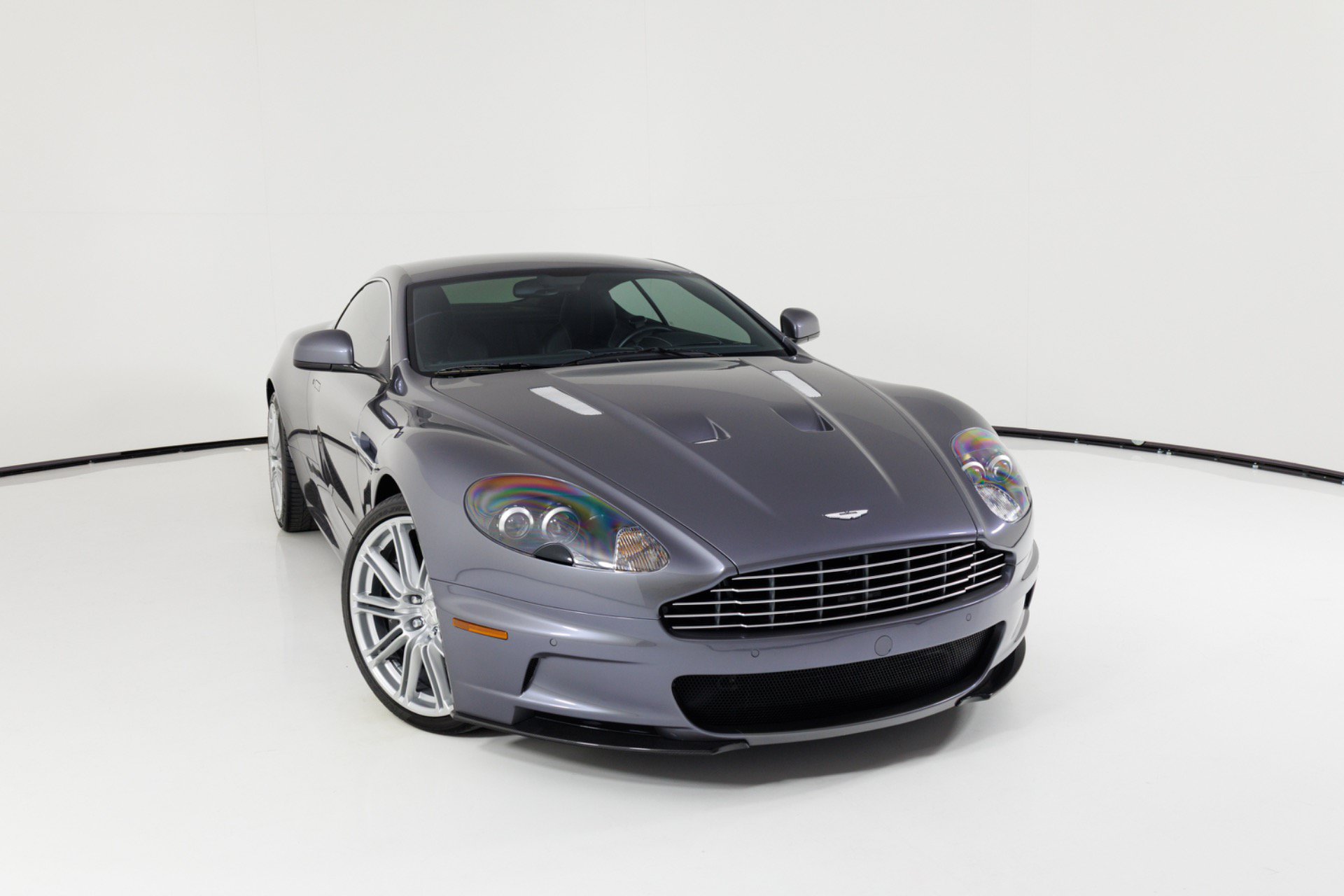 Used 2010 Aston Martin DBS Coupe RWD image 52