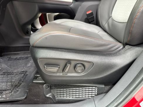 Used 2022 Toyota Sienna XSE AWD/4WD image 8