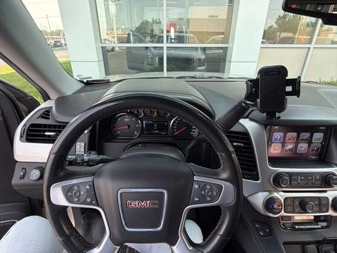 Used 2017 GMC Yukon XL SLT AWD/4WD image 9