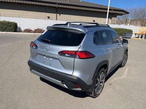 Used 2024 Toyota Corolla Cross XLE w/ Convenience Package image 7