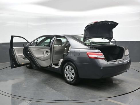 Used 2010 Toyota Camry LE FWD image 43