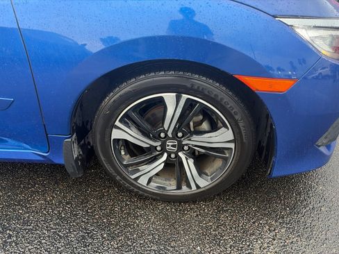 Used 2016 Honda Civic Touring image 9