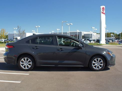 Used 2024 Toyota Corolla LE image 18