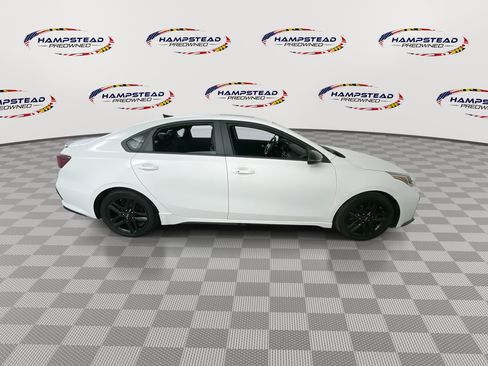 Used 2021 Kia Forte GT-Line w/ GT-Line Premium Package image 9