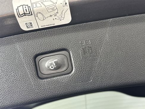 Used 2019 Ford Edge ST w/ Convenience Package AWD/4WD image 15