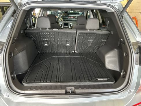Used 2024 Chevrolet Equinox LT w/ LPO, Floor Liner Package image 11