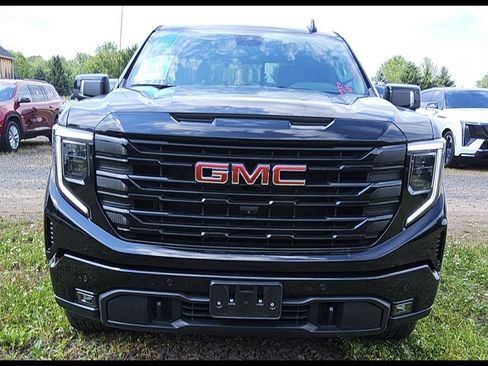 Used 2024 GMC Sierra 1500 Elevation w/ Elevation Premium Package AWD/4WD image 4