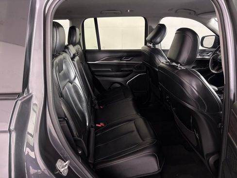 Used 2022 Jeep Grand Cherokee Limited RWD image 41