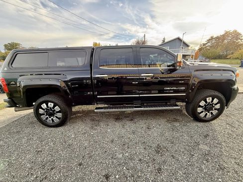 Used 2019 GMC Sierra 3500 Denali image 6