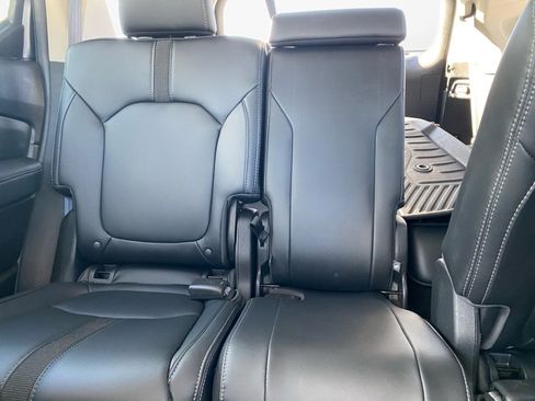 Certified 2025 Honda Pilot Touring image 15