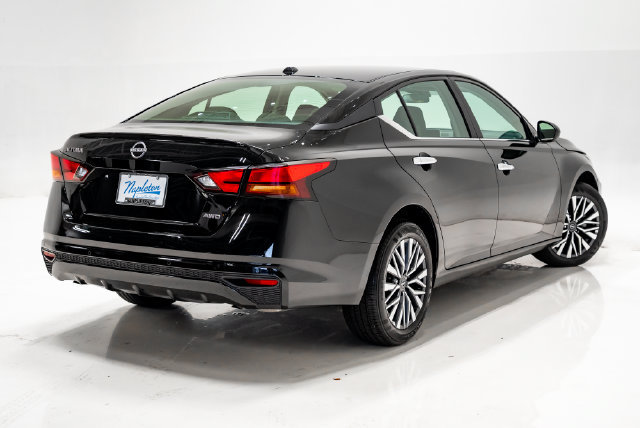 Used 2025 Nissan Altima 2.5 SV AWD/4WD image 32